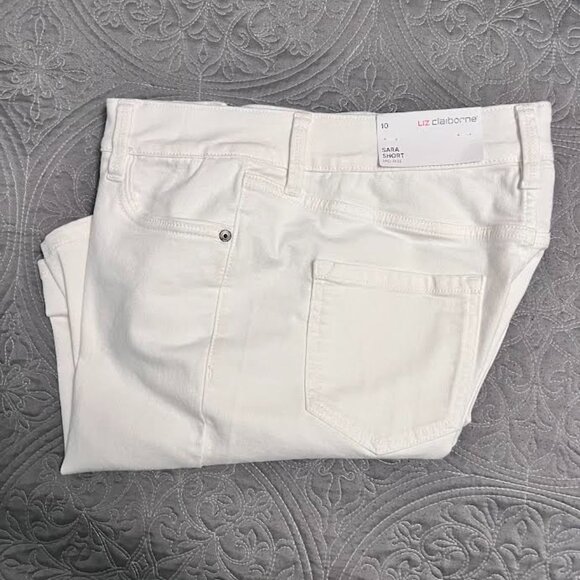 NWT Liz Claiborne Sara Women's 11" Mid Rise - Bermuda Short / Size 10 (White) - Picture 4 of 6